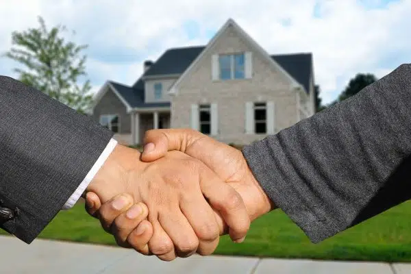 Comment devenir agent immobilier sans diplôme ?