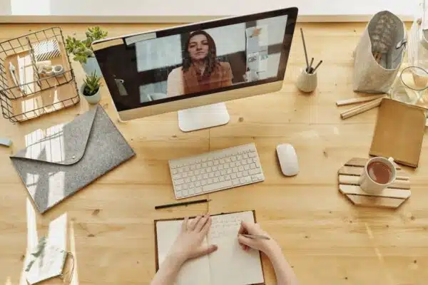 Formation à distance pour les entreprises : les avantages à connaître