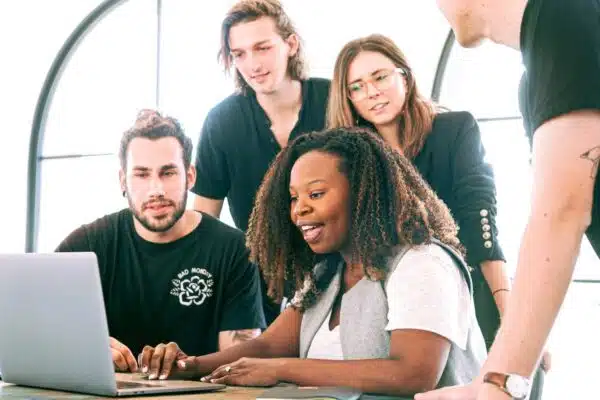 Impact significatif de la formation professionnelle sur l’évolution des carrières des travailleurs