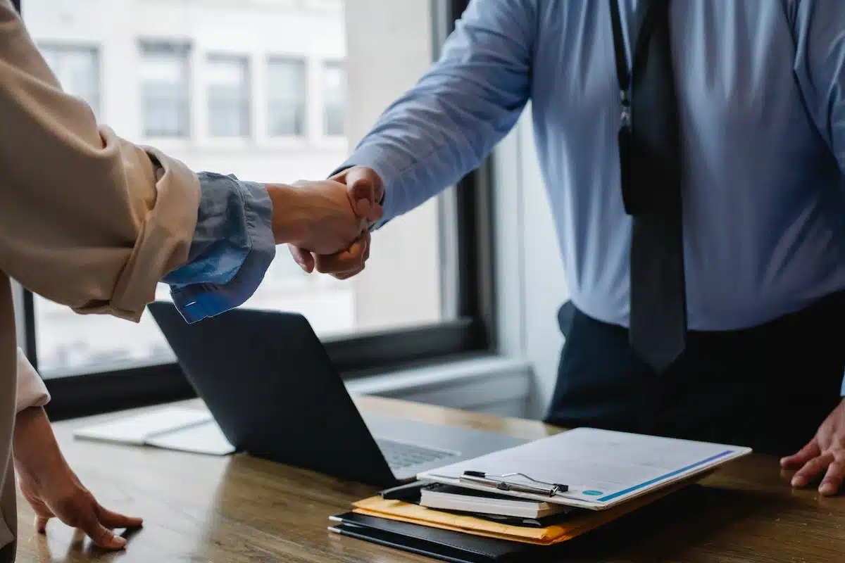 Les compétences incontournables pour une réussite professionnelle épanouissante