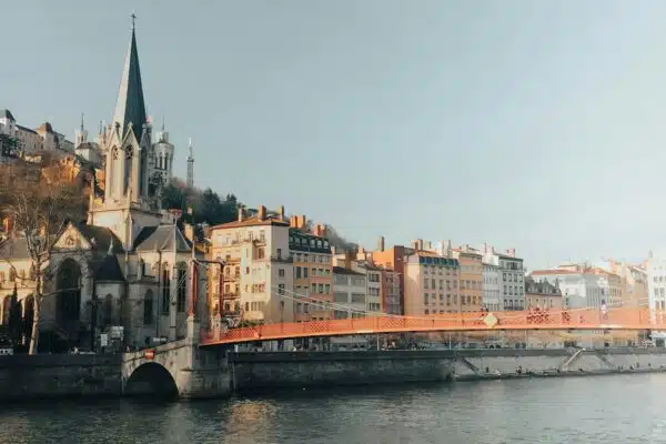 Découvrir les opportunités de carrière dans la ville lumière : Lyon