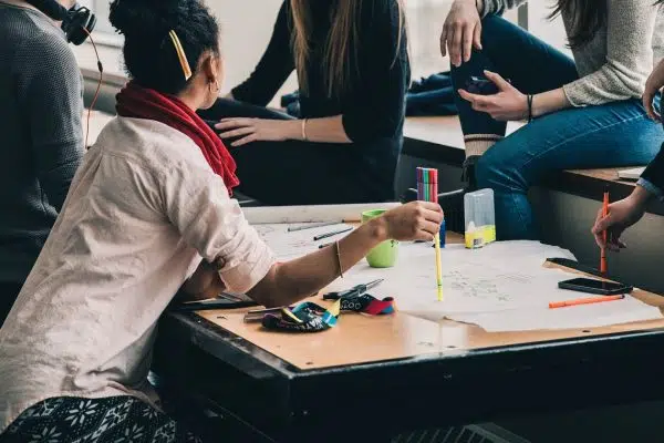 Trouver un travail et un logement, deux impératifs pour les étudiants !